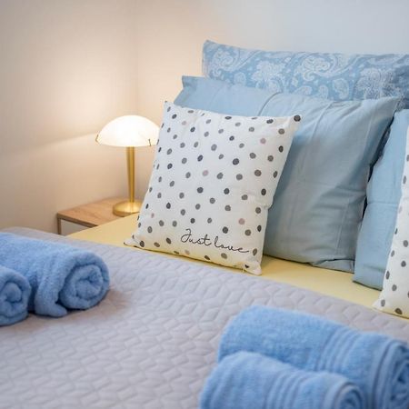 Zsuka Apartman Free Parking Pécs Buitenkant foto