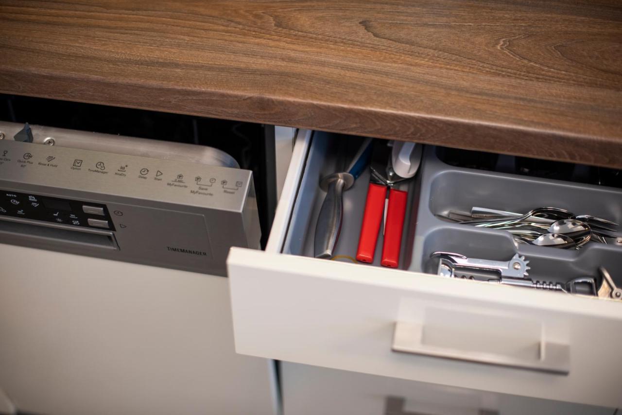 Zsuka Apartman Free Parking Pécs Buitenkant foto